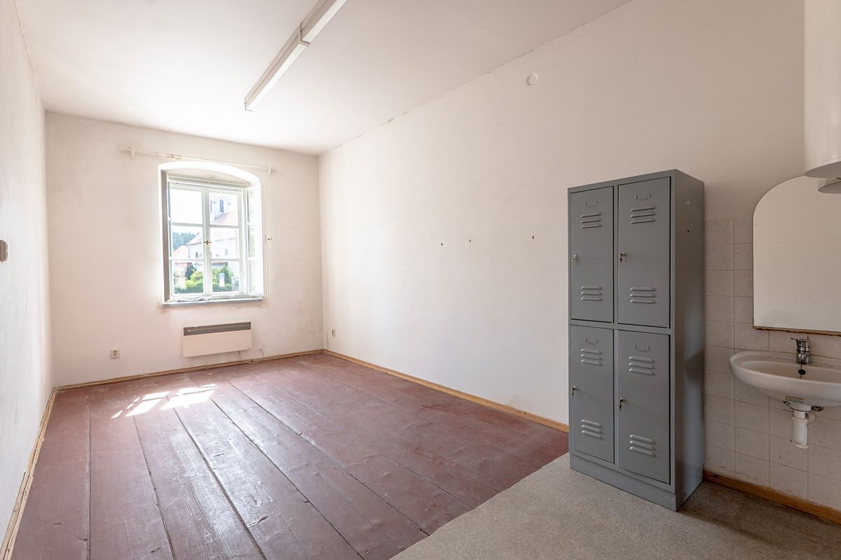 Prodej vícegeneračního domu 340 m², pozemek 190 m² – fotografie 4