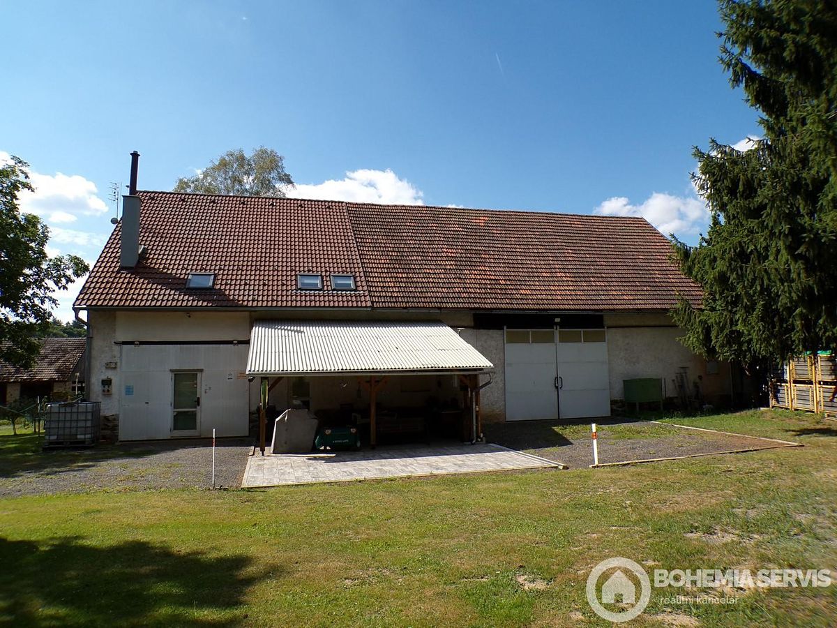 Prodej rodinného domu 205 m², pozemek 6330 m² – fotografie 3