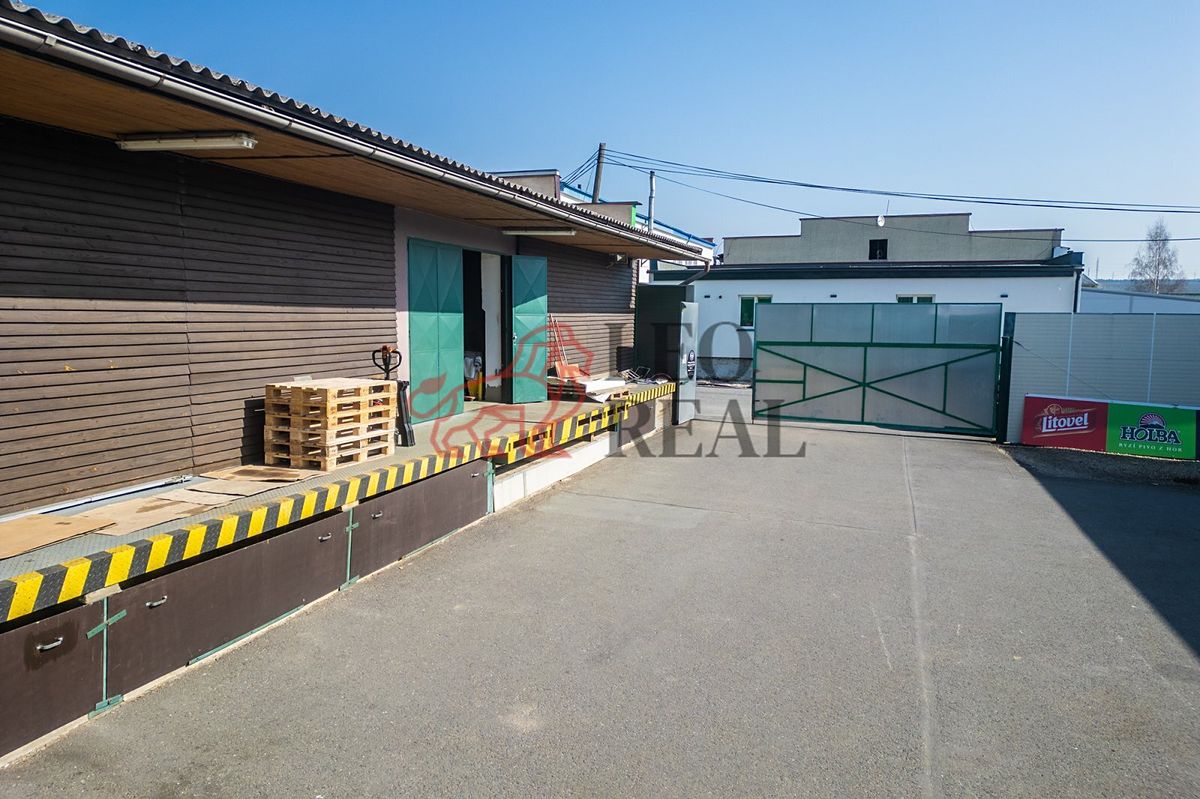 Prodej skladového prostoru 443 m² – fotografie 2