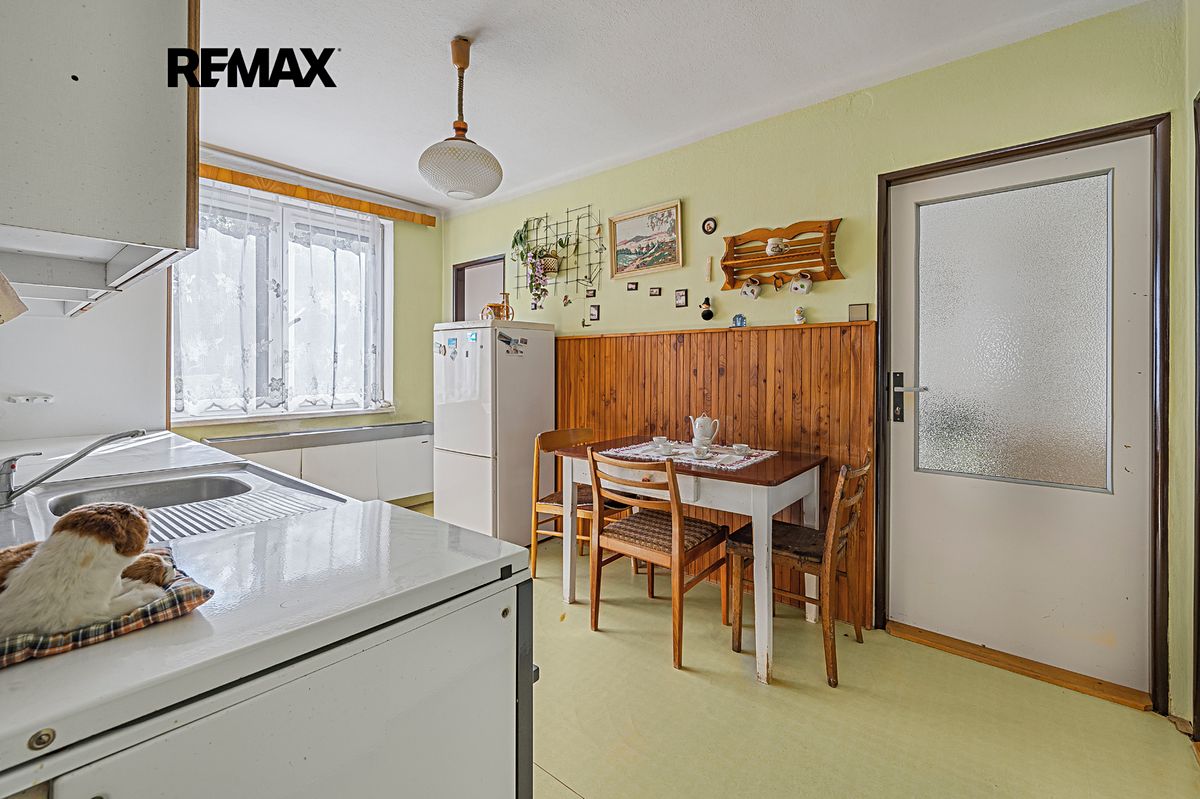 Prodej rodinného domu 226 m², pozemek 113 m² – fotografie 4