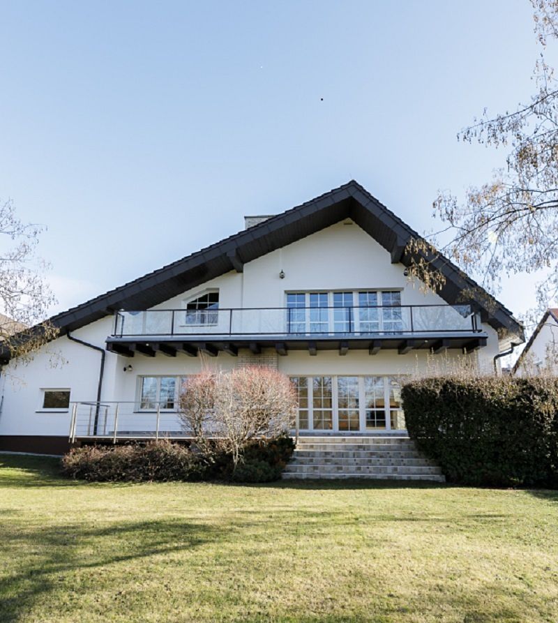 Pronájem rodinného domu 350 m², pozemek 744 m², Průhonice – fotka 1 z 3