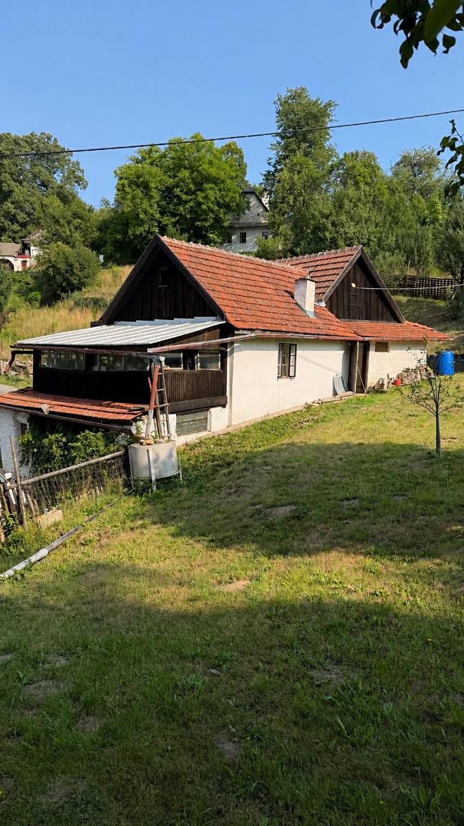 Prodej rodinného domu 236 m², pozemek 1030 m² – fotografie 2