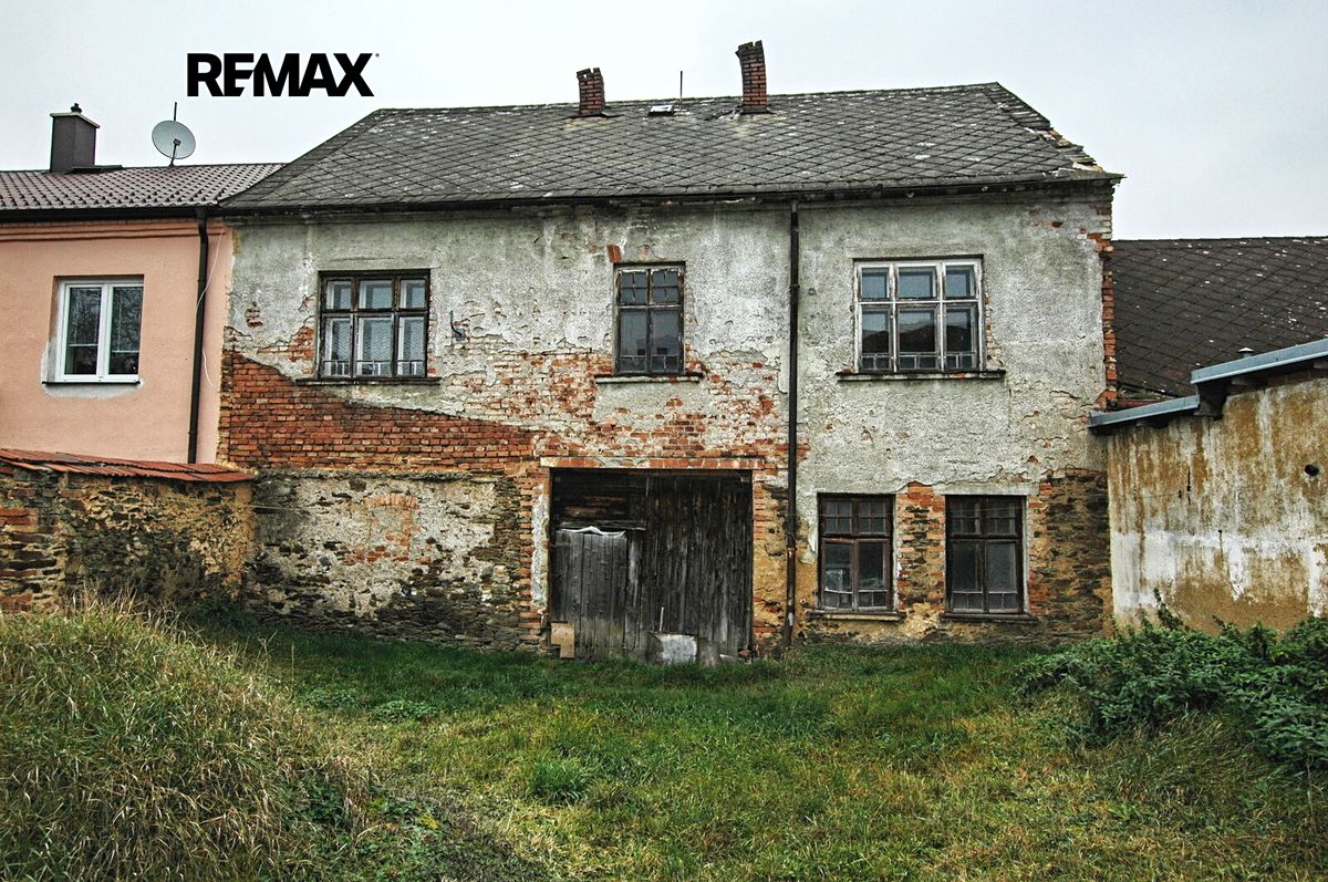 Prodej rodinného domu 177 m², pozemek 349 m² – fotografie 2