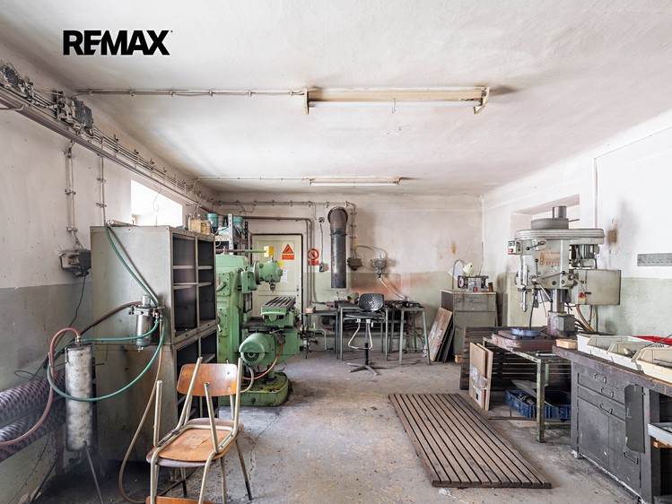 Prodej komerčního prostoru, 1 115 m² (22 z 46)
