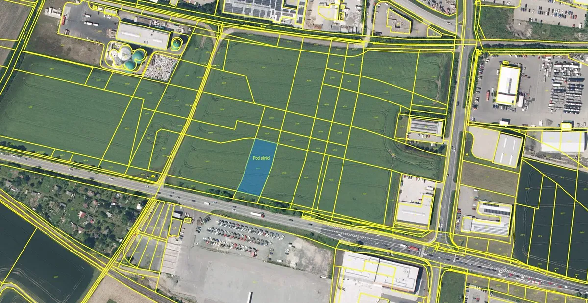 Prodej komerčního pozemku 2328 m²