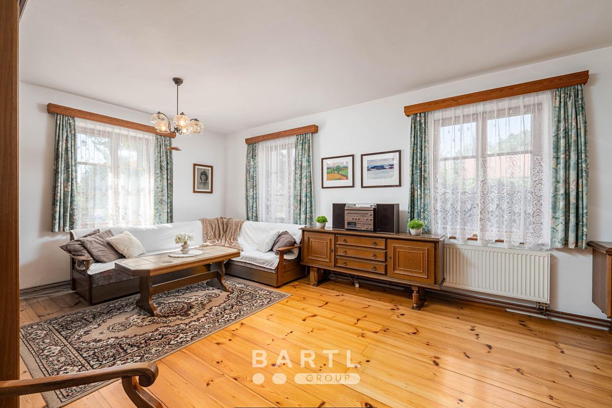 Prodej rodinného domu 210 m², pozemek 874 m² – fotografie 4