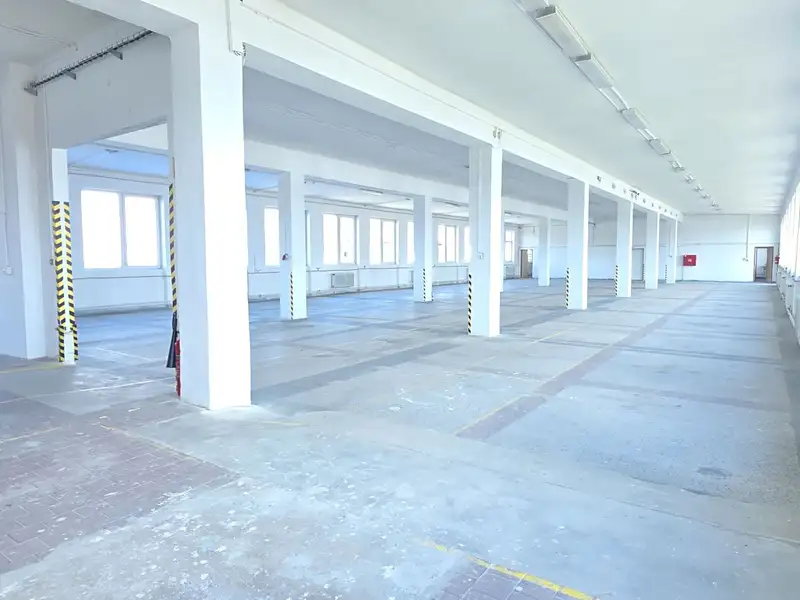 Pronájem obchodního prostoru 1080 m², Tachov – náhled fotky 1