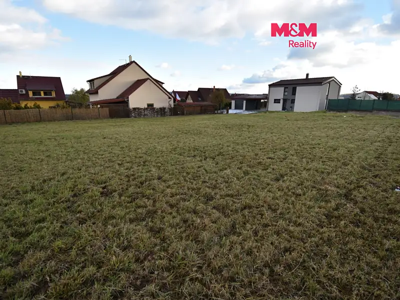 Prodej stavebního pozemku 800 m², Mnichovo Hradiště – náhled fotky 1