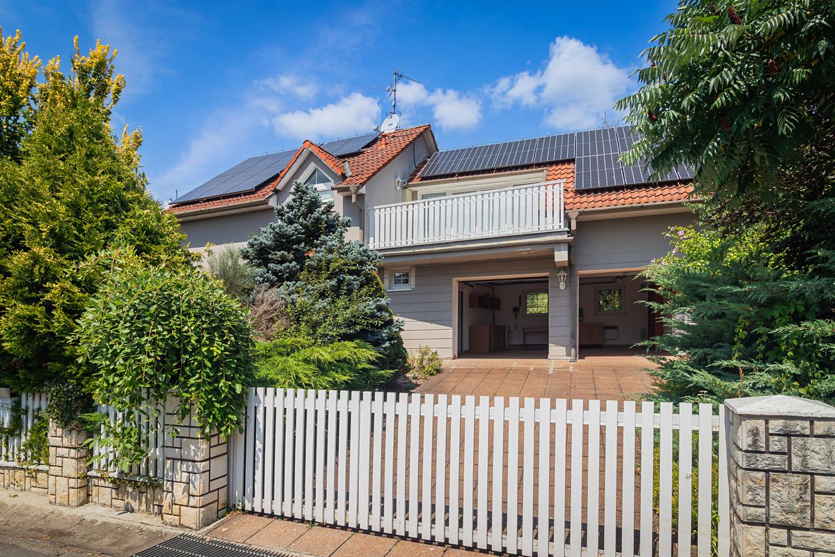 Prodej rodinného domu 185 m², pozemek 1475 m²