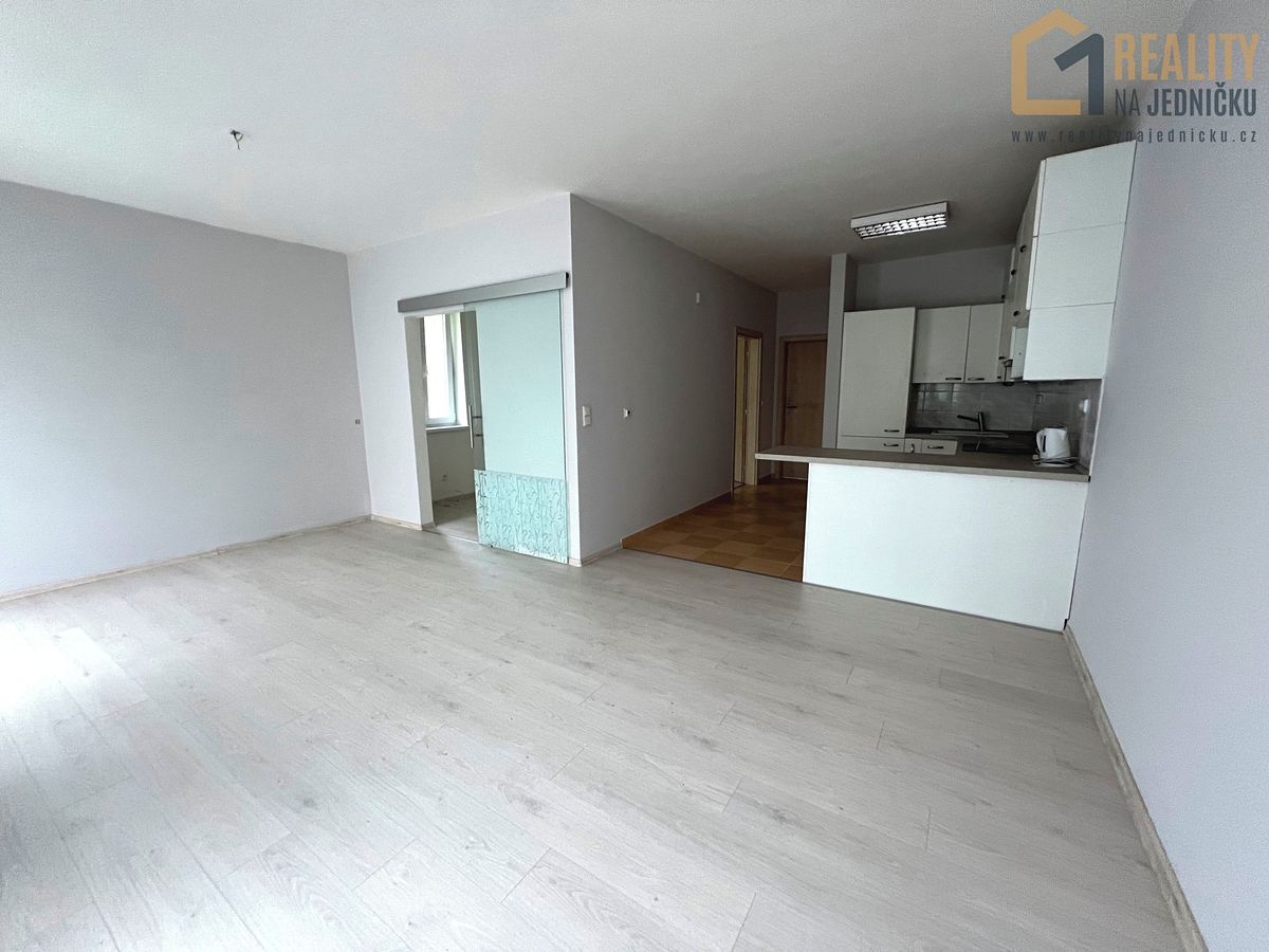 Pronájem bytu 2+kk 72 m² – fotografie 4