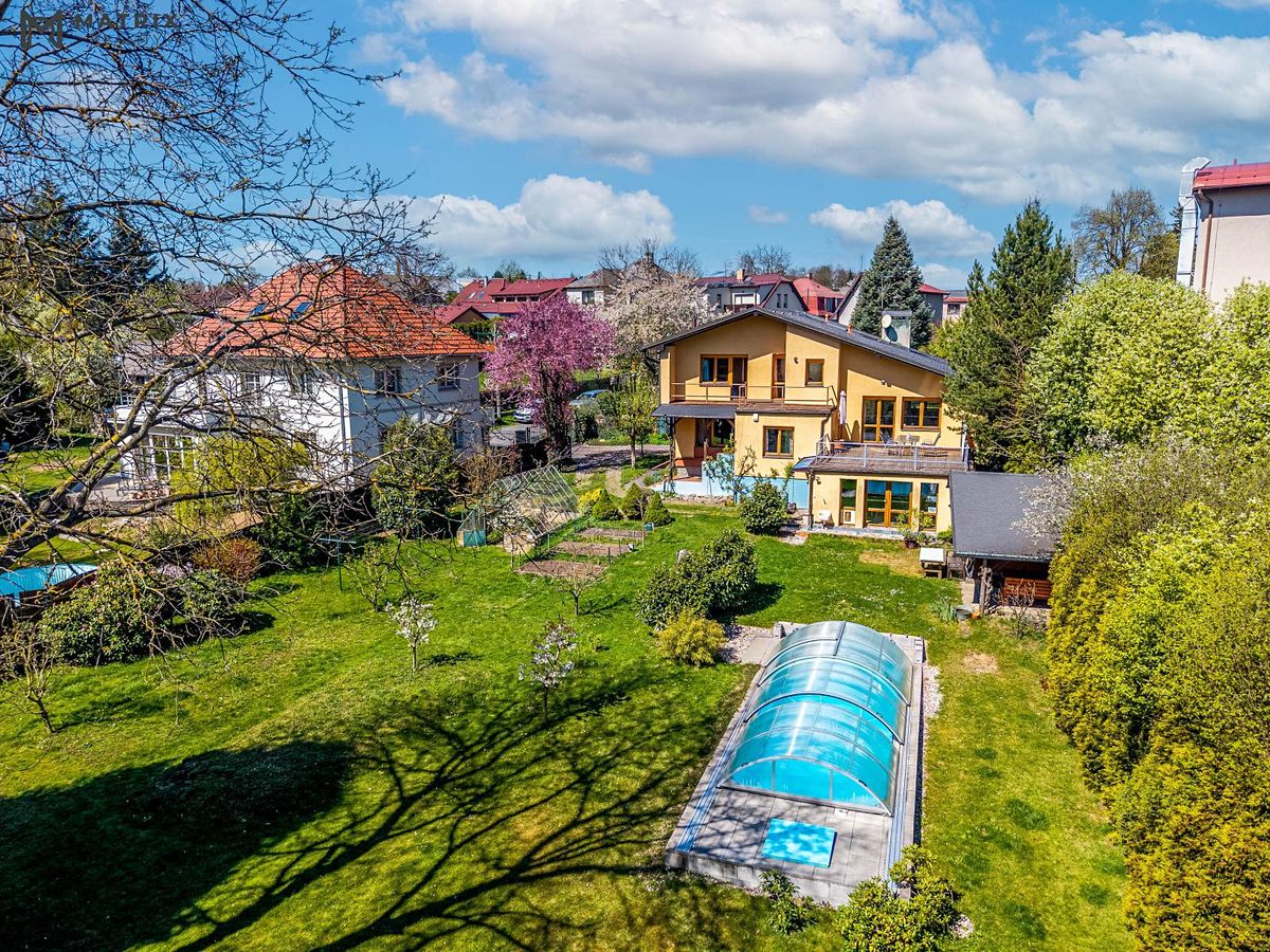 Prodej rodinného domu 336 m², pozemek 1442 m²