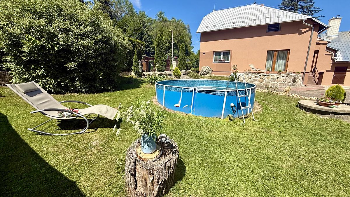 Prodej rodinného domu 157 m², pozemek 1345 m² – fotografie 3