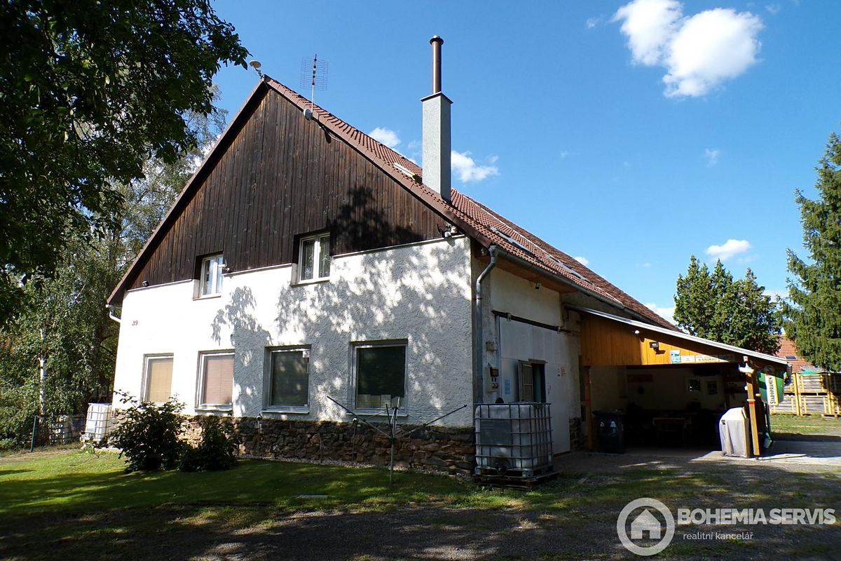 Prodej rodinného domu 205 m², pozemek 6330 m²