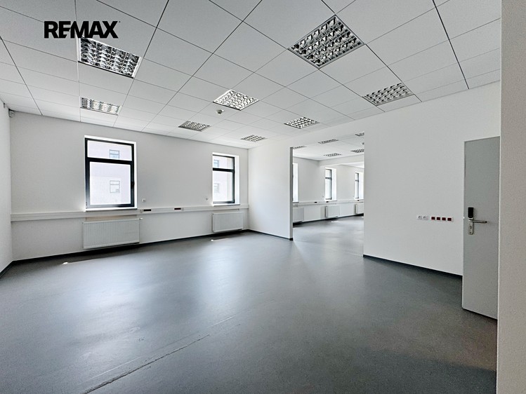 Комерційне приміщення в оренду, 650 м² (12 з 42)