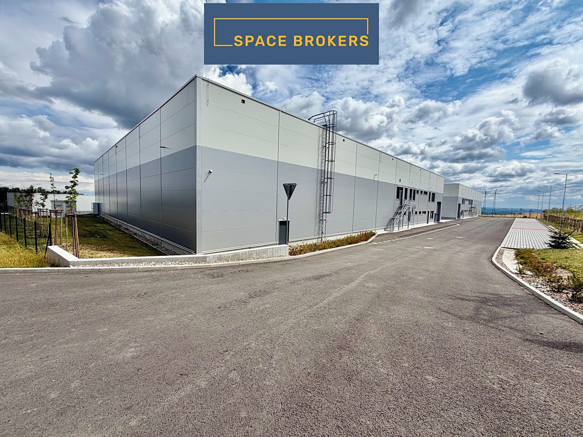 Pronájem skladového prostoru 2398 m² – fotografie 3