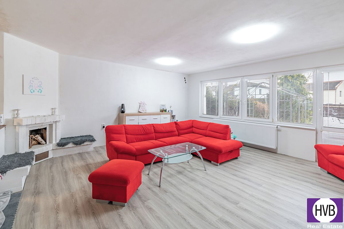 Prodej rodinného domu 144 m², pozemek 262 m² – fotografie 2
