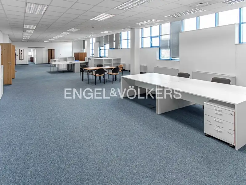 Pronájem kanceláře 670 m², Praha – náhled fotky 2