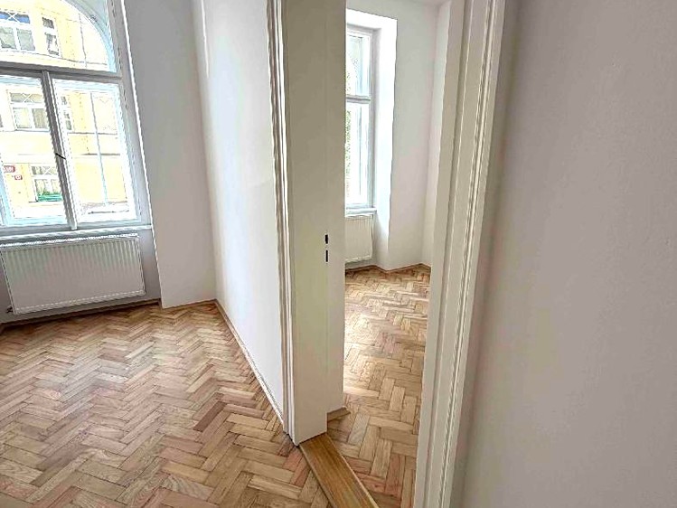 Комерційне приміщення на продаж, 63 м² (31 з 36)