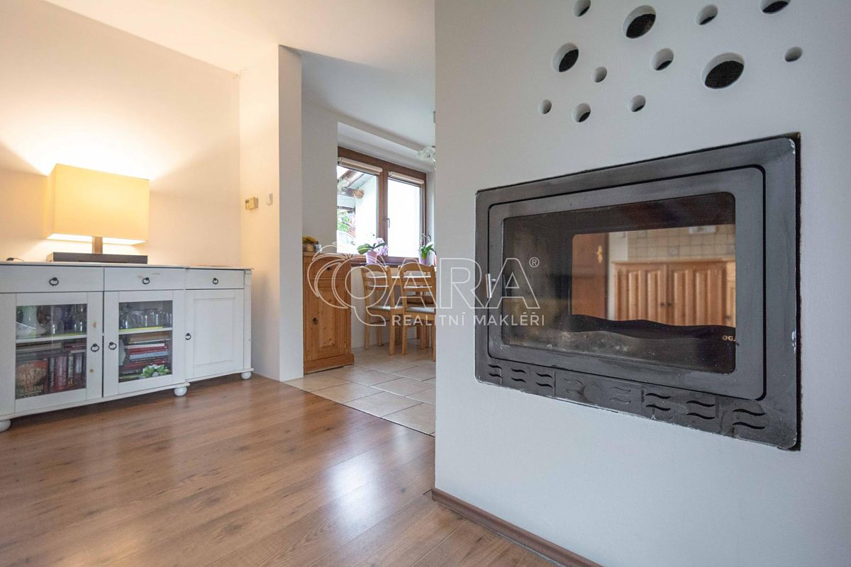 Prodej rodinného domu 204 m², pozemek 919 m² – fotografie 4