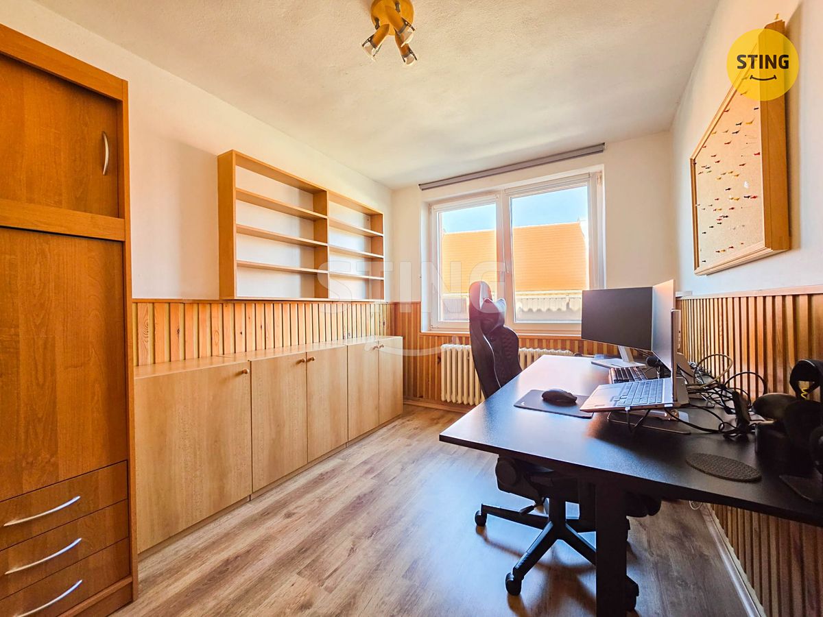 Prodej rodinného domu 298 m², pozemek 158 m² – fotografie 4
