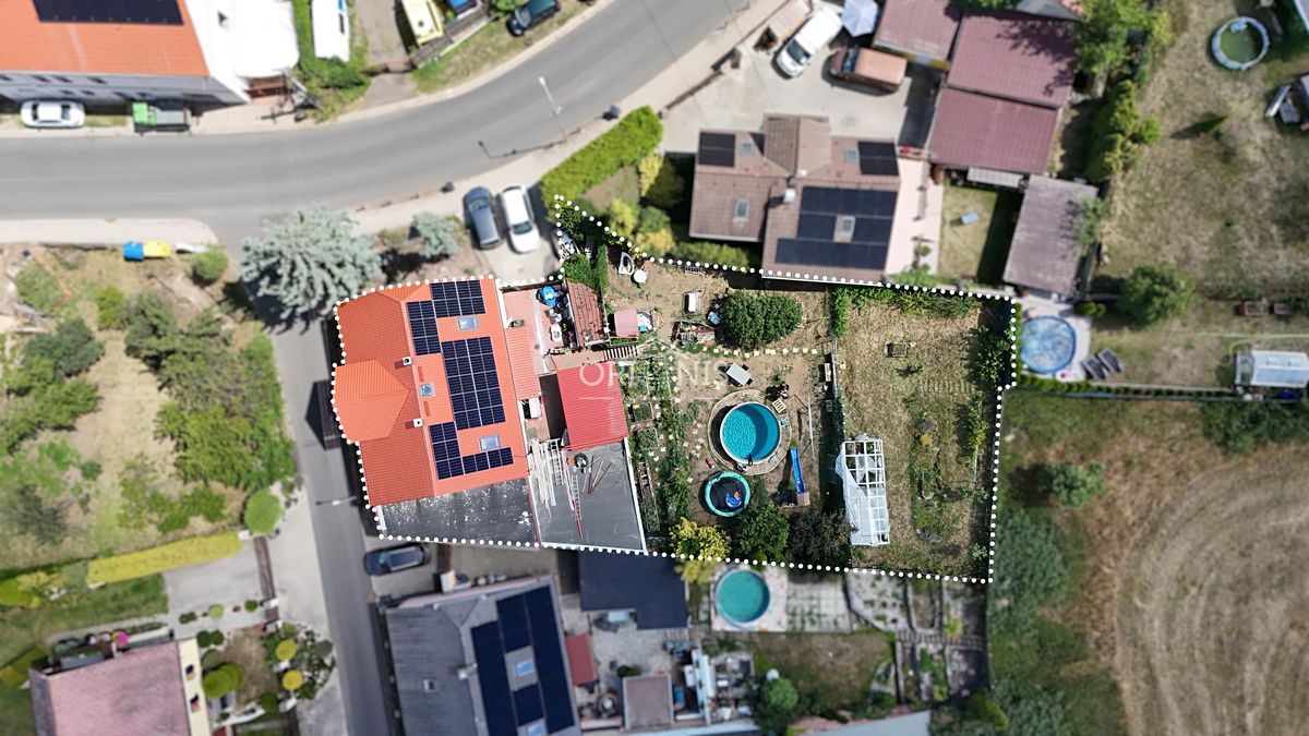 Prodej rodinného domu 266 m², pozemek 751 m² – fotografie 2