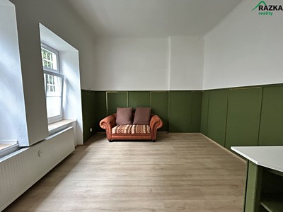 Комерційне приміщення в оренду, 25 м² (2 з 8)