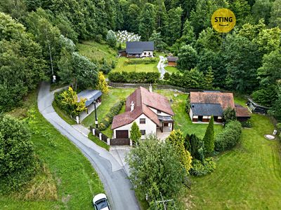 Prodej rodinného domu 225 m², pozemek 2141 m²