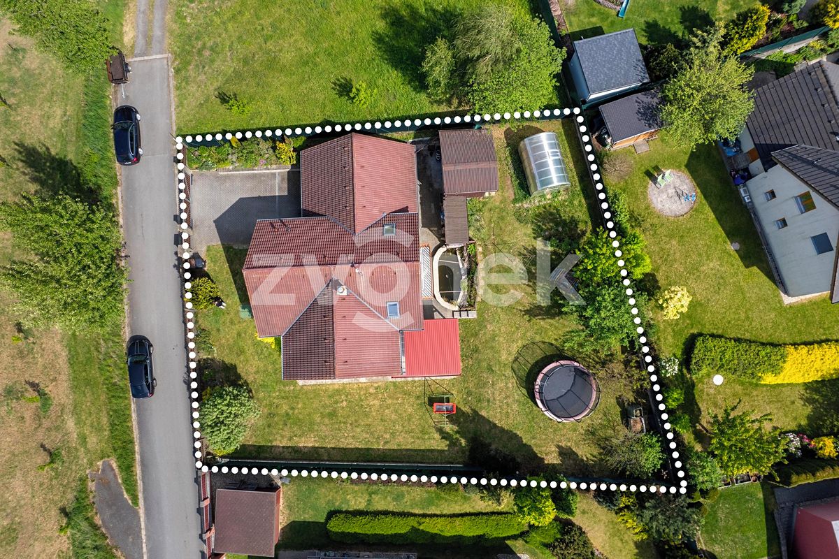 Prodej rodinného domu 186 m², pozemek 914 m² – fotografie 5