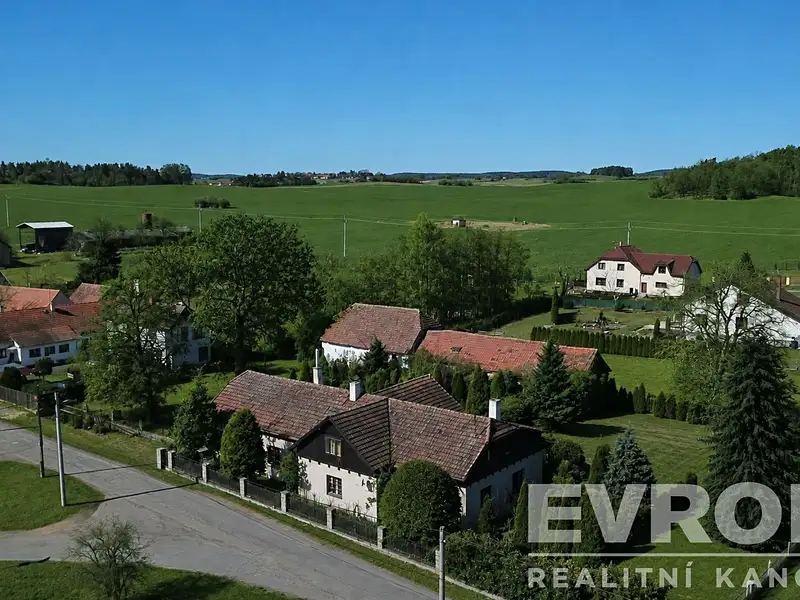 Prodej rodinného domu 780 m², pozemek 5958 m², Dolní Hbity – náhled fotky 1