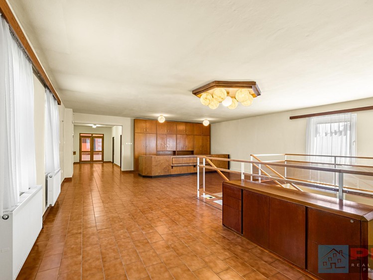 Комерційне приміщення на продаж, 941 м² (21 з 26)