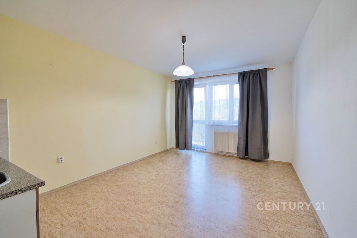 Pronájem bytu 1+kk 38 m² – fotografie 3