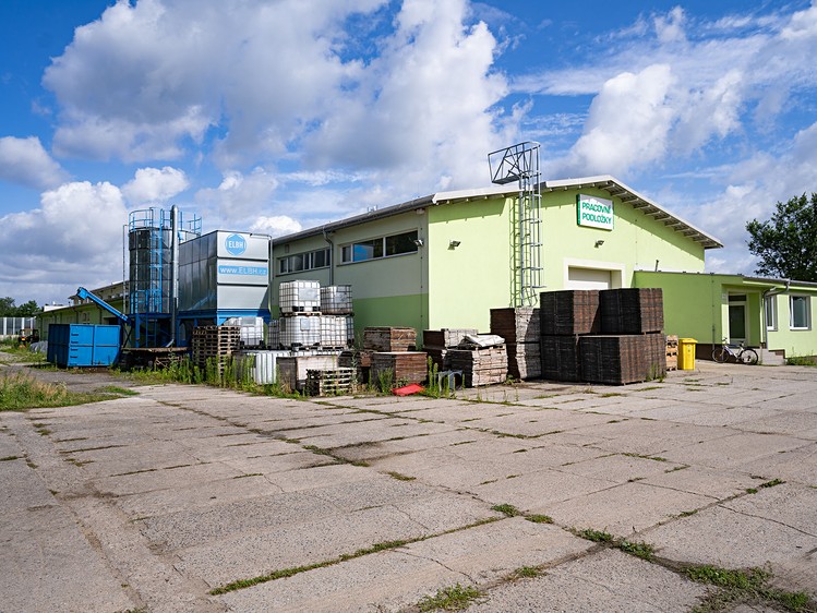 Комерційне приміщення на продаж, 1 650 м² (2 з 24)