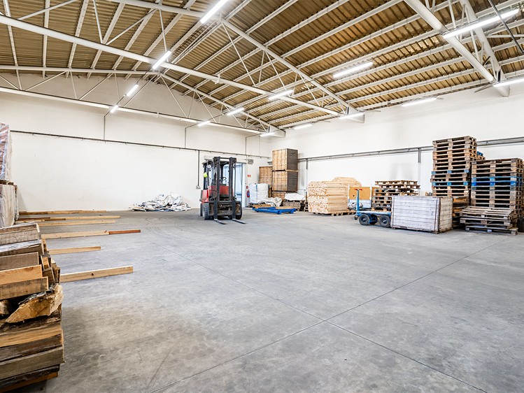 Комерційне приміщення на продаж, 1 650 м² (17 з 24)