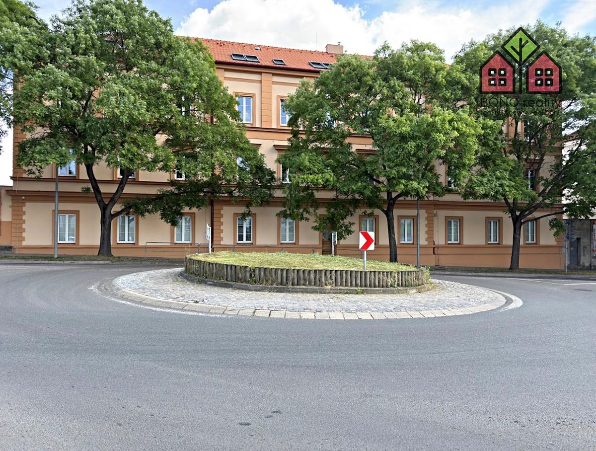 Pronájem obchodního prostoru 82 m² – fotografie 2