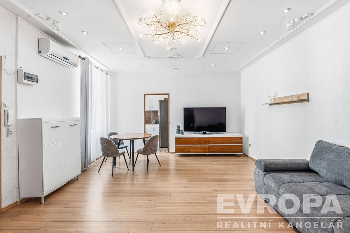 Pronájem bytu 2+1 67 m² – fotografie 4