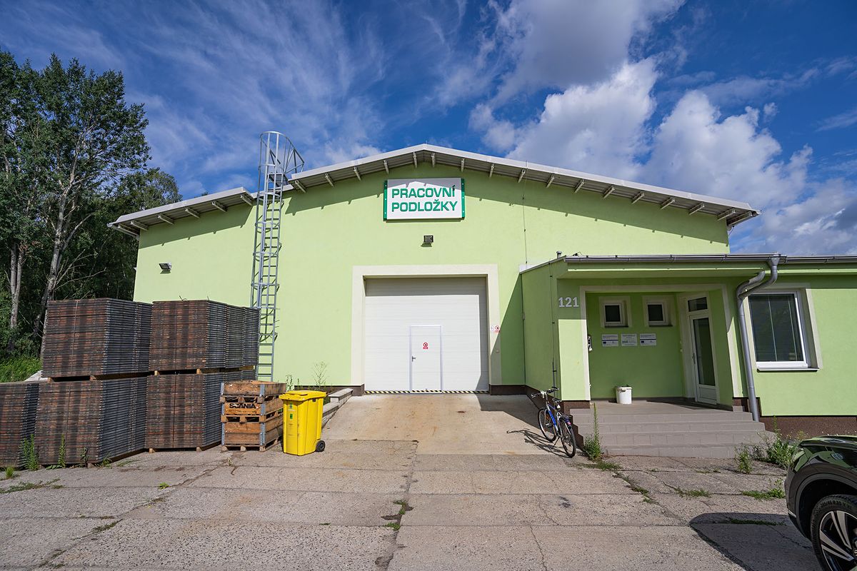 Prodej výrobní haly, prostoru 1650 m²