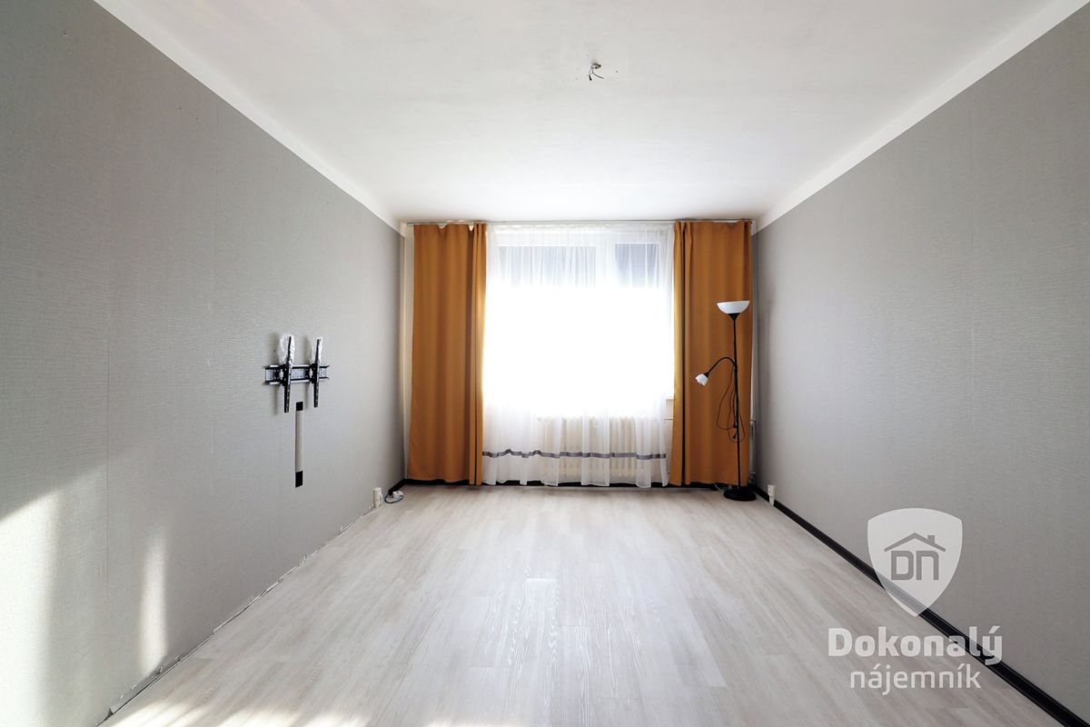Pronájem bytu 2+kk 43 m² – fotografie 2