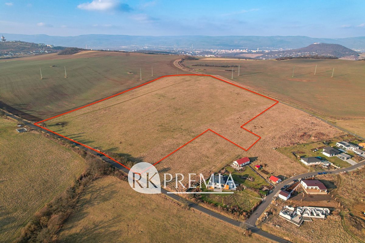 Prodej pole 99231 m², Bžany – fotka 1 z 3