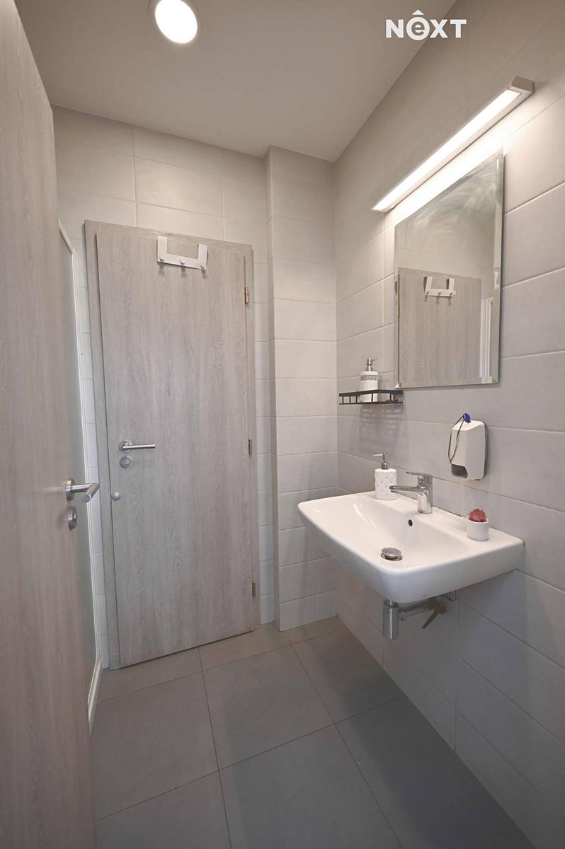 Prodej rodinného domu 215 m², pozemek 100 m² – fotografie 4