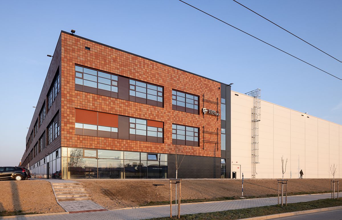 Pronájem kanceláře 1311 m² – fotografie 2