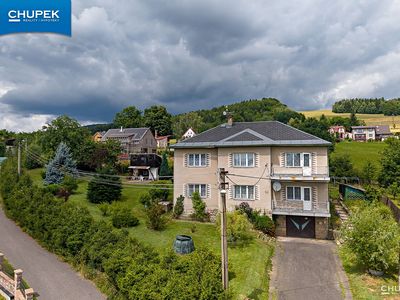 Prodej rodinného domu 280 m², pozemek 1668 m²