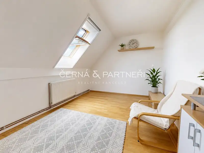 Prodej bytu 2+kk 50 m², Nupaky – náhled fotky 3