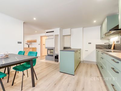 Prodej rodinného domu 265 m², pozemek 764 m²