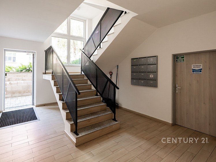 Квартира 2+kk на продаж, 75 м² (24 з 30)