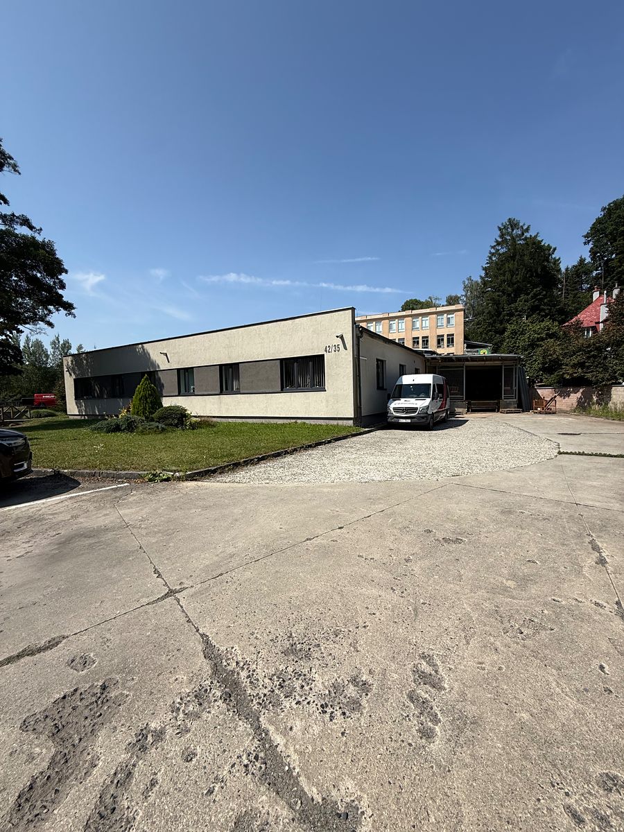 Pronájem skladového prostoru 1868 m²