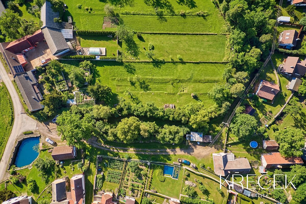 Prodej stavebního pozemku 796 m² – fotografie 3