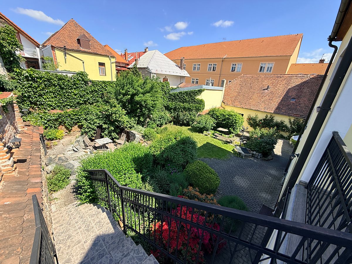 Prodej rodinného domu 507 m², pozemek 751 m² – fotografie 3