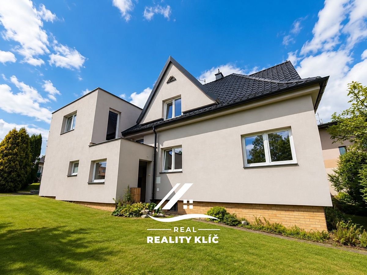 Pronájem rodinného domu 260 m², pozemek 1143 m² – fotografie 2