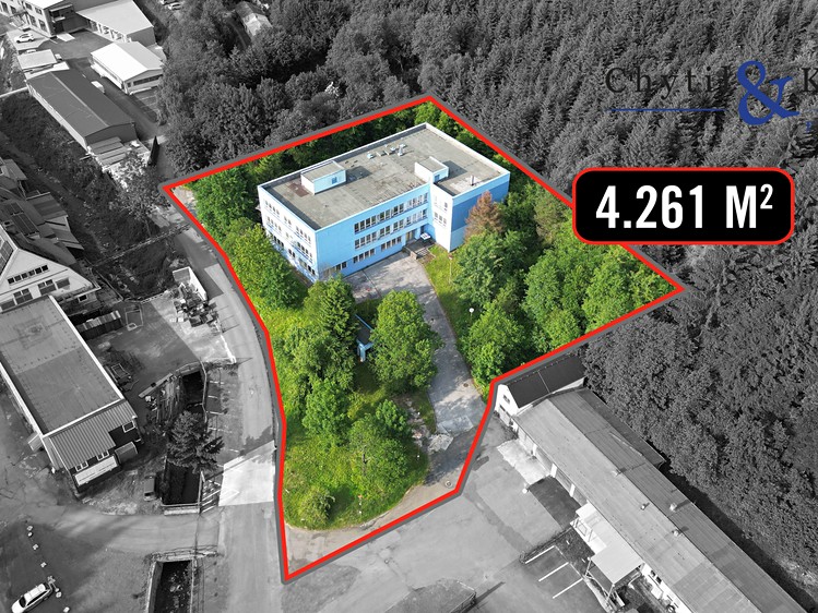 Prodej komerčního prostoru, 2 156 m² (1 z 17)