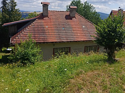 Prodej podílu 1/2  rodinného domu 69 m², pozemek 10 321 m²